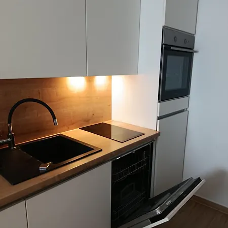 Anita * 泽斯特拉格